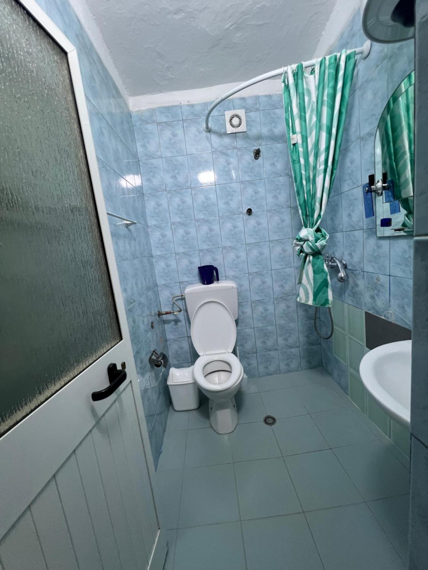 Sisterhood Hostel-Female Only ติรานา ภายนอก รูปภาพ