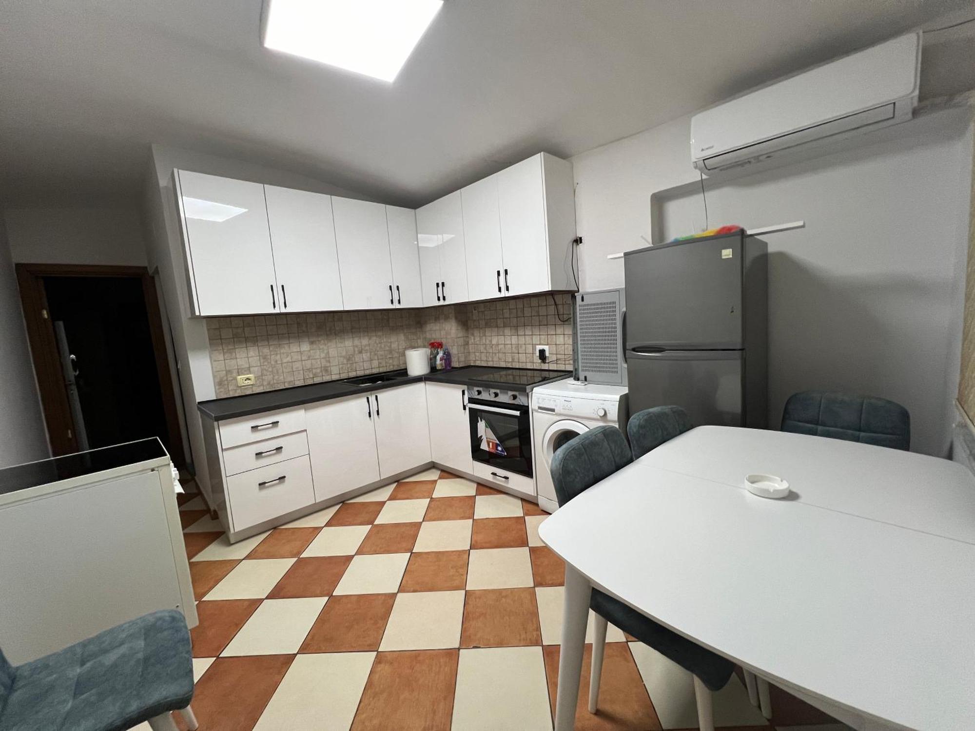 Sisterhood Hostel-Female Only ติรานา ภายนอก รูปภาพ